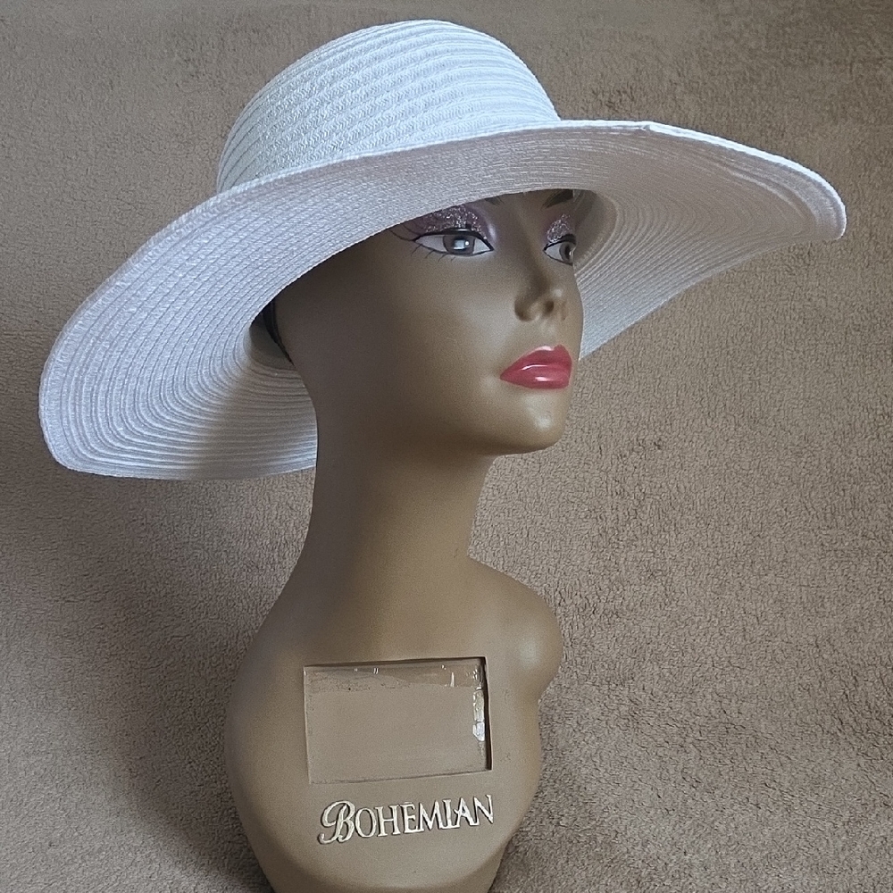 Time and Tru Classic White Wide-Brim Hat